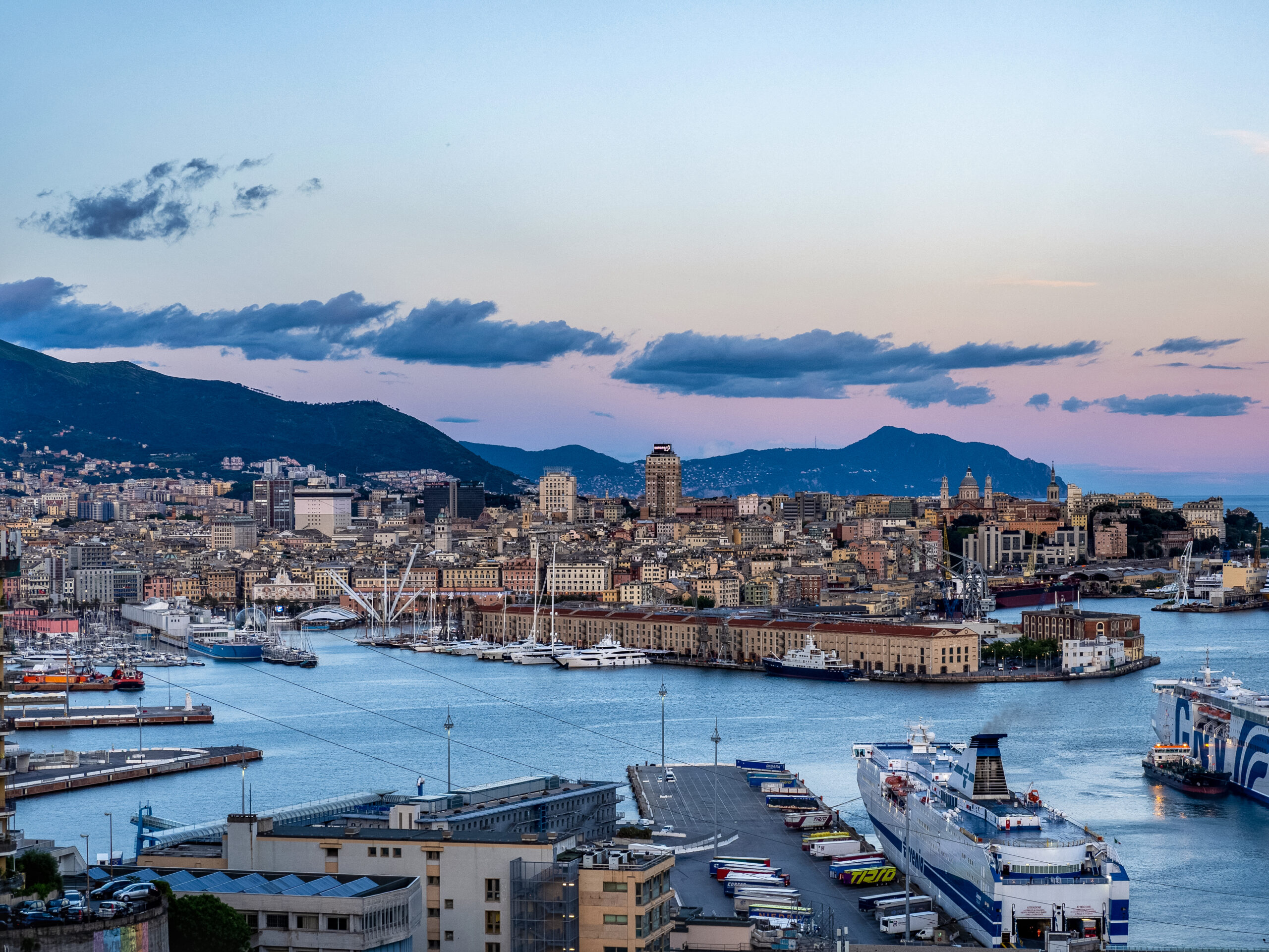 “Genova in 72 Ore: Cosa Fare e Vedere in un Weekend Indimenticabile”